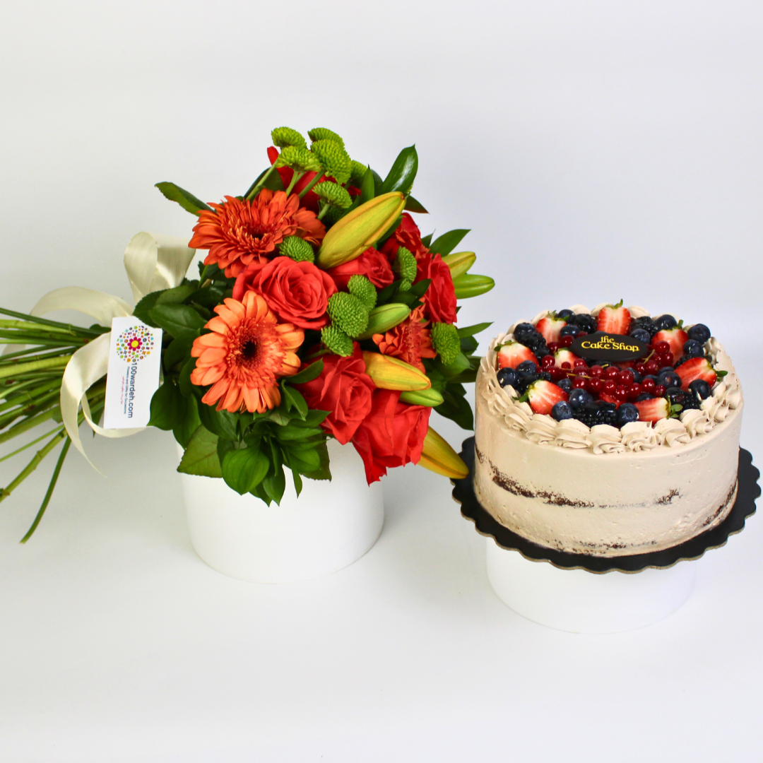 Flowers & Mixed Berries (CakeShop)